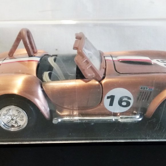 Vtg. Collectable-1999- New-Ray Gold 1966 Shelby Cobra 427 s/c Pull Back In Case - Picture 6 of 12